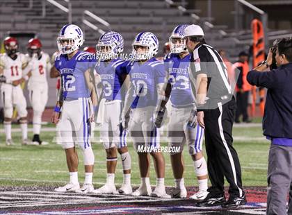 Thumbnail 1 in Victoria East vs Veterans Memorial (UIL 5A Bi-District Playoff) photogallery.