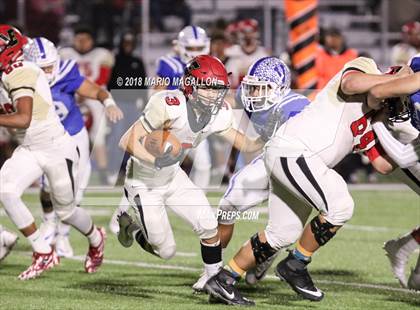 Thumbnail 2 in Victoria East vs Veterans Memorial (UIL 5A Bi-District Playoff) photogallery.
