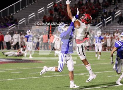 Thumbnail 1 in Victoria East vs Veterans Memorial (UIL 5A Bi-District Playoff) photogallery.