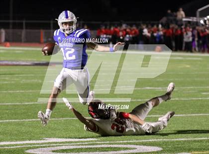 Thumbnail 1 in Victoria East vs Veterans Memorial (UIL 5A Bi-District Playoff) photogallery.