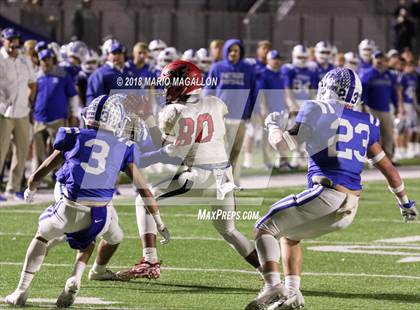 Thumbnail 3 in Victoria East vs Veterans Memorial (UIL 5A Bi-District Playoff) photogallery.