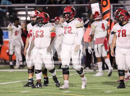 Thumbnail 2 in Victoria East vs Veterans Memorial (UIL 5A Bi-District Playoff) photogallery.