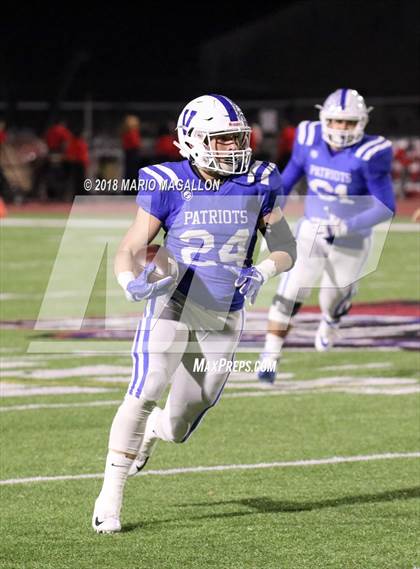 Thumbnail 2 in Victoria East vs Veterans Memorial (UIL 5A Bi-District Playoff) photogallery.