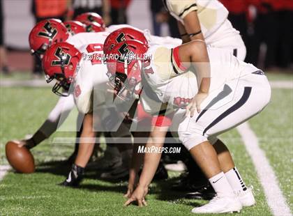 Thumbnail 3 in Victoria East vs Veterans Memorial (UIL 5A Bi-District Playoff) photogallery.