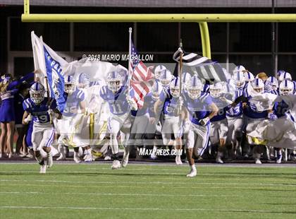 Thumbnail 1 in Victoria East vs Veterans Memorial (UIL 5A Bi-District Playoff) photogallery.