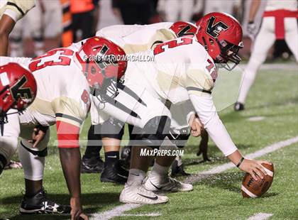 Thumbnail 1 in Victoria East vs Veterans Memorial (UIL 5A Bi-District Playoff) photogallery.