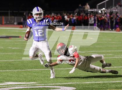 Thumbnail 3 in Victoria East vs Veterans Memorial (UIL 5A Bi-District Playoff) photogallery.