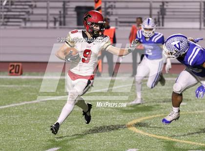 Thumbnail 3 in Victoria East vs Veterans Memorial (UIL 5A Bi-District Playoff) photogallery.