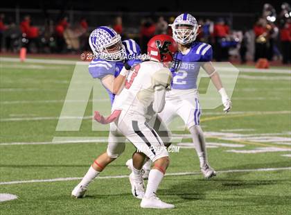 Thumbnail 1 in Victoria East vs Veterans Memorial (UIL 5A Bi-District Playoff) photogallery.