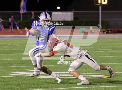 Thumbnail 3 in Victoria East vs Veterans Memorial (UIL 5A Bi-District Playoff) photogallery.