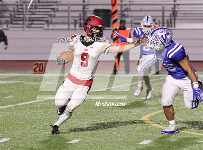 Thumbnail 1 in Victoria East vs Veterans Memorial (UIL 5A Bi-District Playoff) photogallery.
