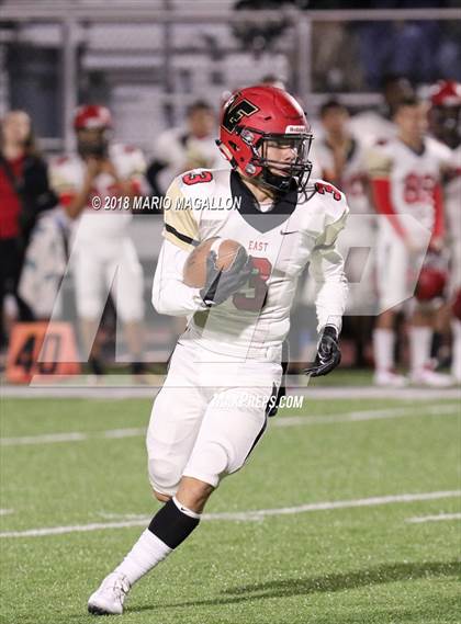 Thumbnail 2 in Victoria East vs Veterans Memorial (UIL 5A Bi-District Playoff) photogallery.