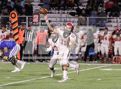 Thumbnail 3 in Victoria East vs Veterans Memorial (UIL 5A Bi-District Playoff) photogallery.