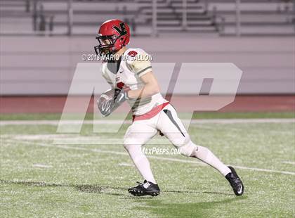 Thumbnail 3 in Victoria East vs Veterans Memorial (UIL 5A Bi-District Playoff) photogallery.