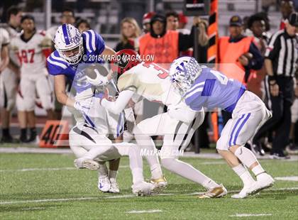 Thumbnail 2 in Victoria East vs Veterans Memorial (UIL 5A Bi-District Playoff) photogallery.
