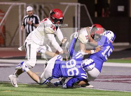 Thumbnail 3 in Victoria East vs Veterans Memorial (UIL 5A Bi-District Playoff) photogallery.