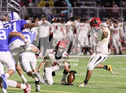 Thumbnail 3 in Victoria East vs Veterans Memorial (UIL 5A Bi-District Playoff) photogallery.
