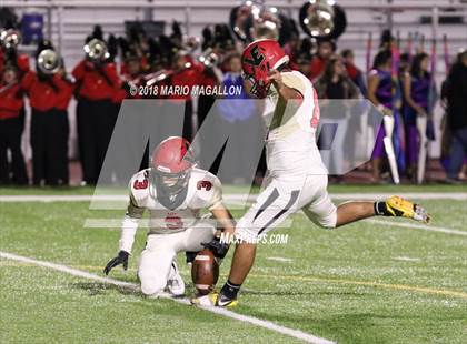 Thumbnail 3 in Victoria East vs Veterans Memorial (UIL 5A Bi-District Playoff) photogallery.