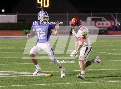 Thumbnail 2 in Victoria East vs Veterans Memorial (UIL 5A Bi-District Playoff) photogallery.