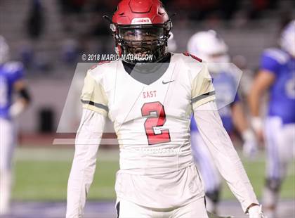 Thumbnail 3 in Victoria East vs Veterans Memorial (UIL 5A Bi-District Playoff) photogallery.