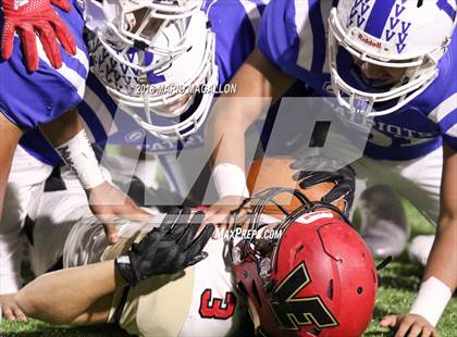 Thumbnail 3 in Victoria East vs Veterans Memorial (UIL 5A Bi-District Playoff) photogallery.