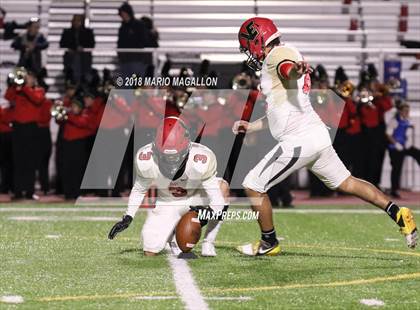 Thumbnail 3 in Victoria East vs Veterans Memorial (UIL 5A Bi-District Playoff) photogallery.