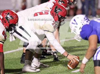 Thumbnail 3 in Victoria East vs Veterans Memorial (UIL 5A Bi-District Playoff) photogallery.
