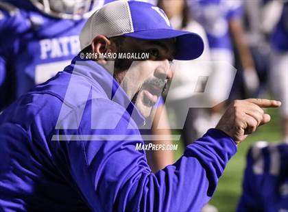 Thumbnail 1 in Victoria East vs Veterans Memorial (UIL 5A Bi-District Playoff) photogallery.