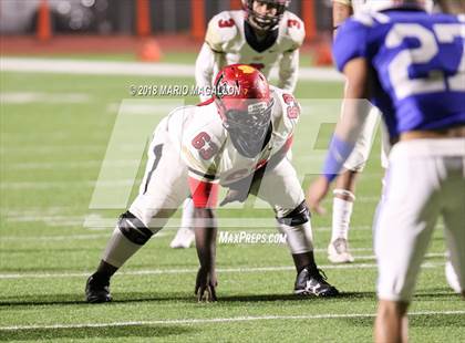 Thumbnail 2 in Victoria East vs Veterans Memorial (UIL 5A Bi-District Playoff) photogallery.