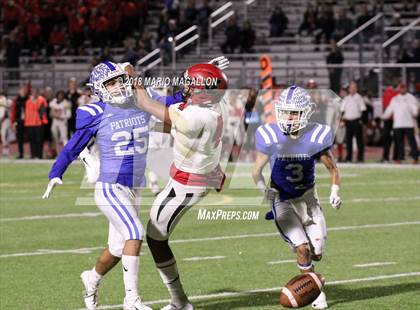 Thumbnail 2 in Victoria East vs Veterans Memorial (UIL 5A Bi-District Playoff) photogallery.