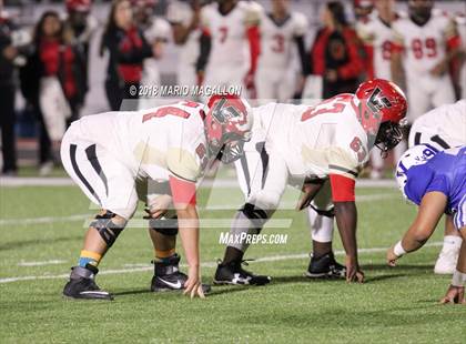 Thumbnail 3 in Victoria East vs Veterans Memorial (UIL 5A Bi-District Playoff) photogallery.