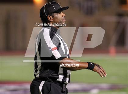 Thumbnail 3 in Victoria East vs Veterans Memorial (UIL 5A Bi-District Playoff) photogallery.