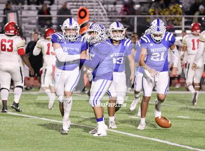 Thumbnail 1 in Victoria East vs Veterans Memorial (UIL 5A Bi-District Playoff) photogallery.