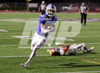 Thumbnail 3 in Victoria East vs Veterans Memorial (UIL 5A Bi-District Playoff) photogallery.