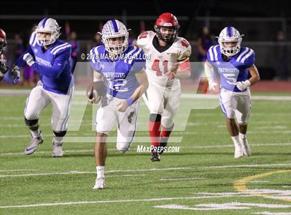 Thumbnail 1 in Victoria East vs Veterans Memorial (UIL 5A Bi-District Playoff) photogallery.
