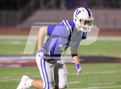 Thumbnail 3 in Victoria East vs Veterans Memorial (UIL 5A Bi-District Playoff) photogallery.