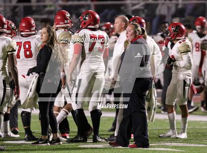Thumbnail 3 in Victoria East vs Veterans Memorial (UIL 5A Bi-District Playoff) photogallery.