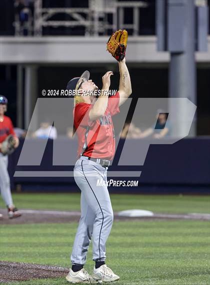 Thumbnail 1 in Martin vs. Pearce (UIL 6A Regional Quarterfinal Playoff) photogallery.