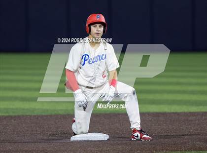 Thumbnail 1 in Martin vs. Pearce (UIL 6A Regional Quarterfinal Playoff) photogallery.