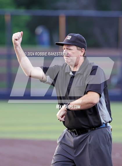 Thumbnail 2 in Martin vs. Pearce (UIL 6A Regional Quarterfinal Playoff) photogallery.