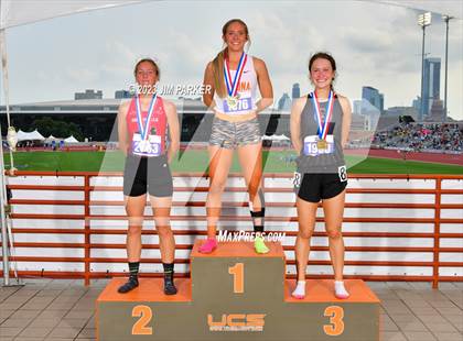 Thumbnail 2 in UIL 2A State Championship (Awards) photogallery.