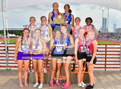 Thumbnail 2 in UIL 2A State Championship (Awards) photogallery.