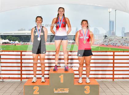 Thumbnail 3 in UIL 2A State Championship (Awards) photogallery.
