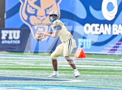 Thumbnail 3 in West Broward vs. West Boca Raton (FHSAA 6A Final) photogallery.