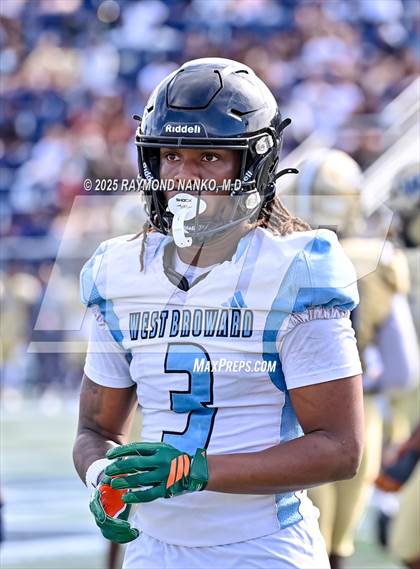 Thumbnail 3 in West Broward vs. West Boca Raton (FHSAA 6A Final) photogallery.