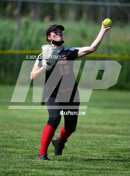 Thumbnail 2 in Shepaug Valley vs. Somers (CIAC Class S Semifinal) photogallery.
