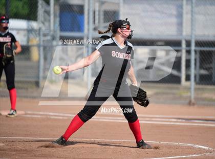 Thumbnail 3 in Shepaug Valley vs. Somers (CIAC Class S Semifinal) photogallery.