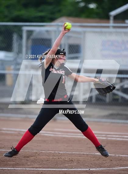Thumbnail 2 in Shepaug Valley vs. Somers (CIAC Class S Semifinal) photogallery.