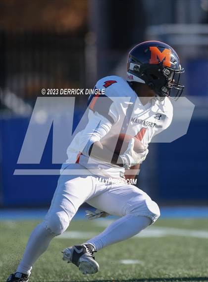 Thumbnail 2 in Manhasset vs. Carey (NYSPHSAA Divison II Quarterfinal) photogallery.