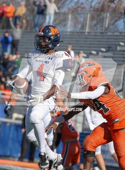Thumbnail 2 in Manhasset vs. Carey (NYSPHSAA Divison II Quarterfinal) photogallery.